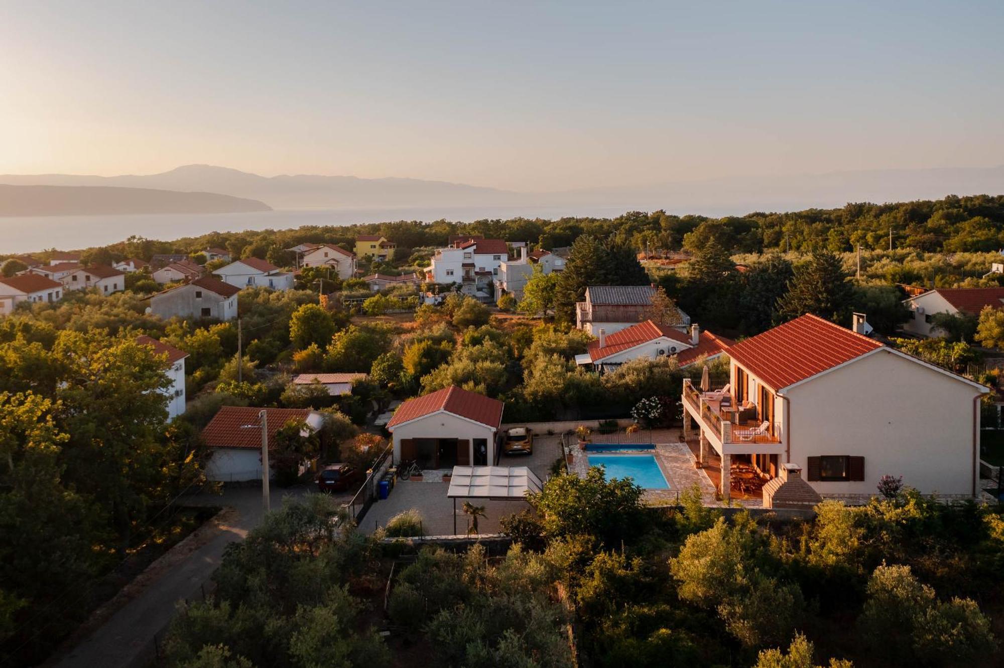 Villa Sara - Perfect Family Holiday Brzac Luaran gambar