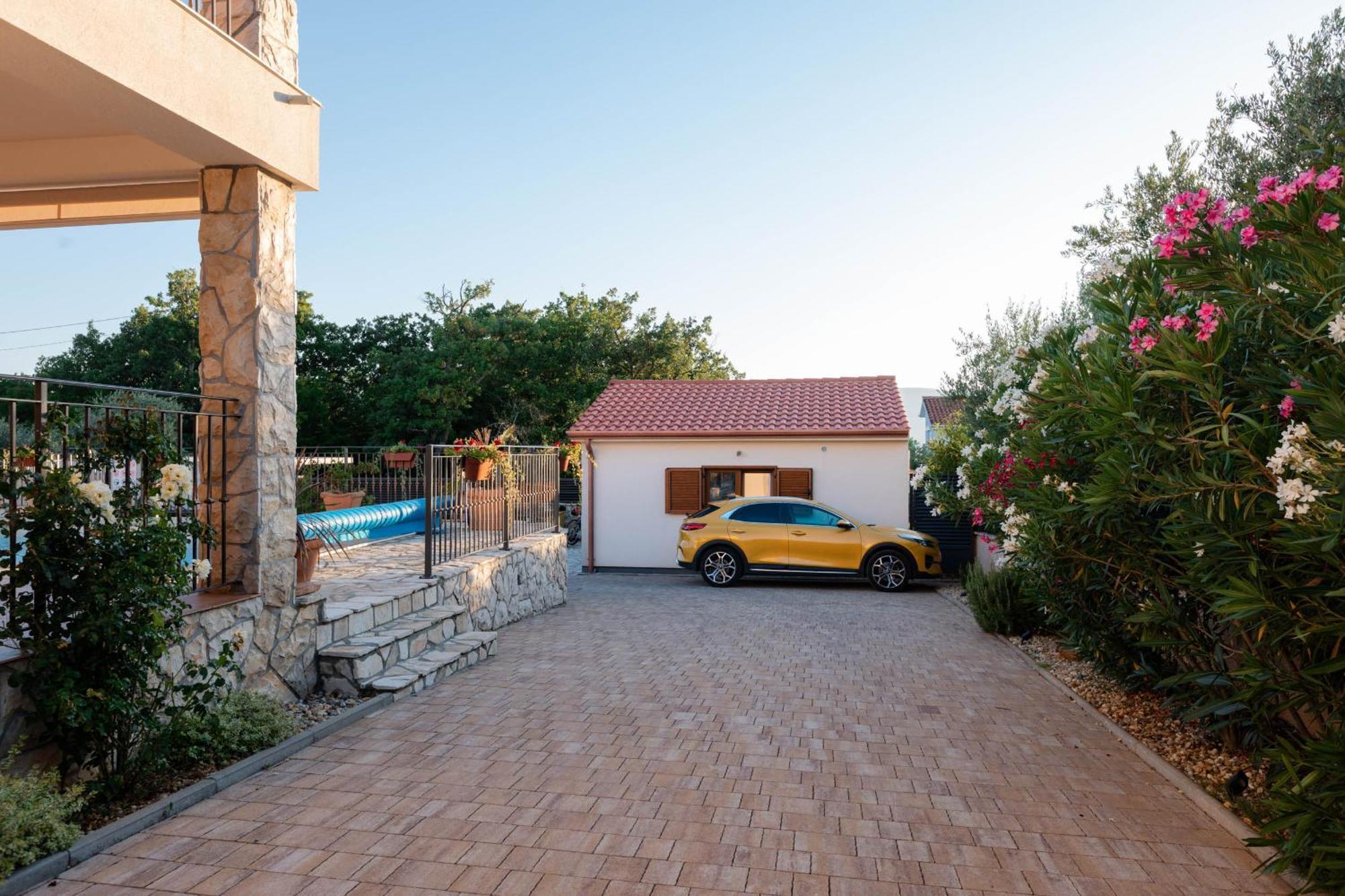 Villa Sara - Perfect Family Holiday Brzac Luaran gambar