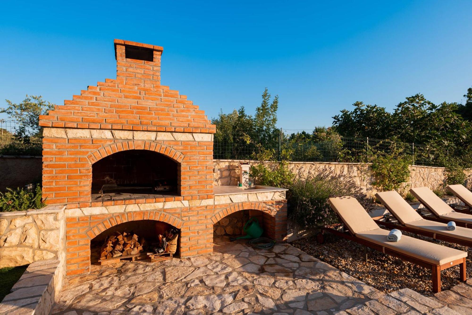 Villa Sara - Perfect Family Holiday Brzac Luaran gambar