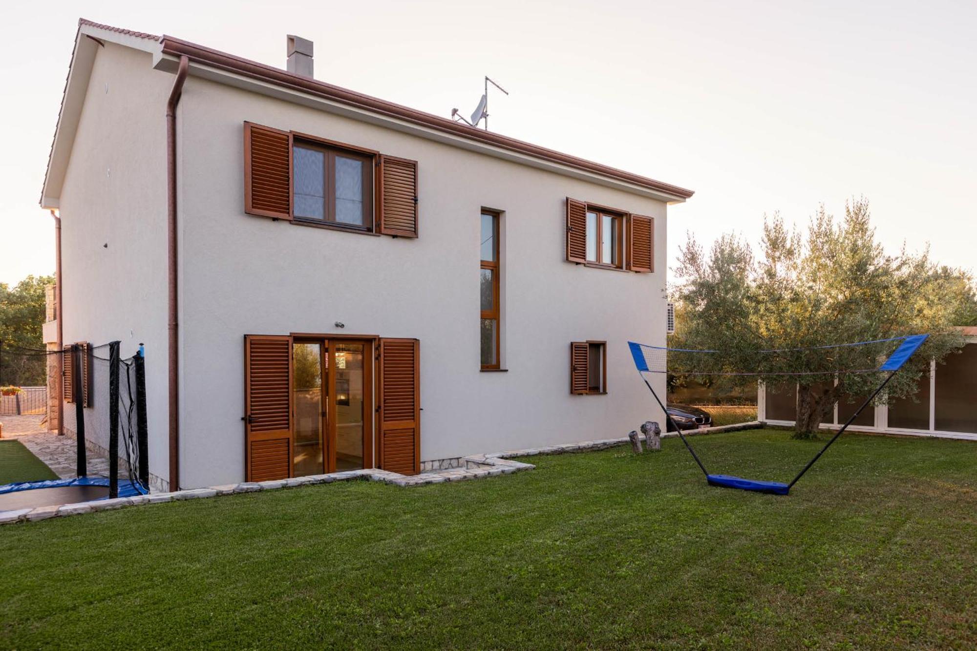 Villa Sara - Perfect Family Holiday Brzac Luaran gambar