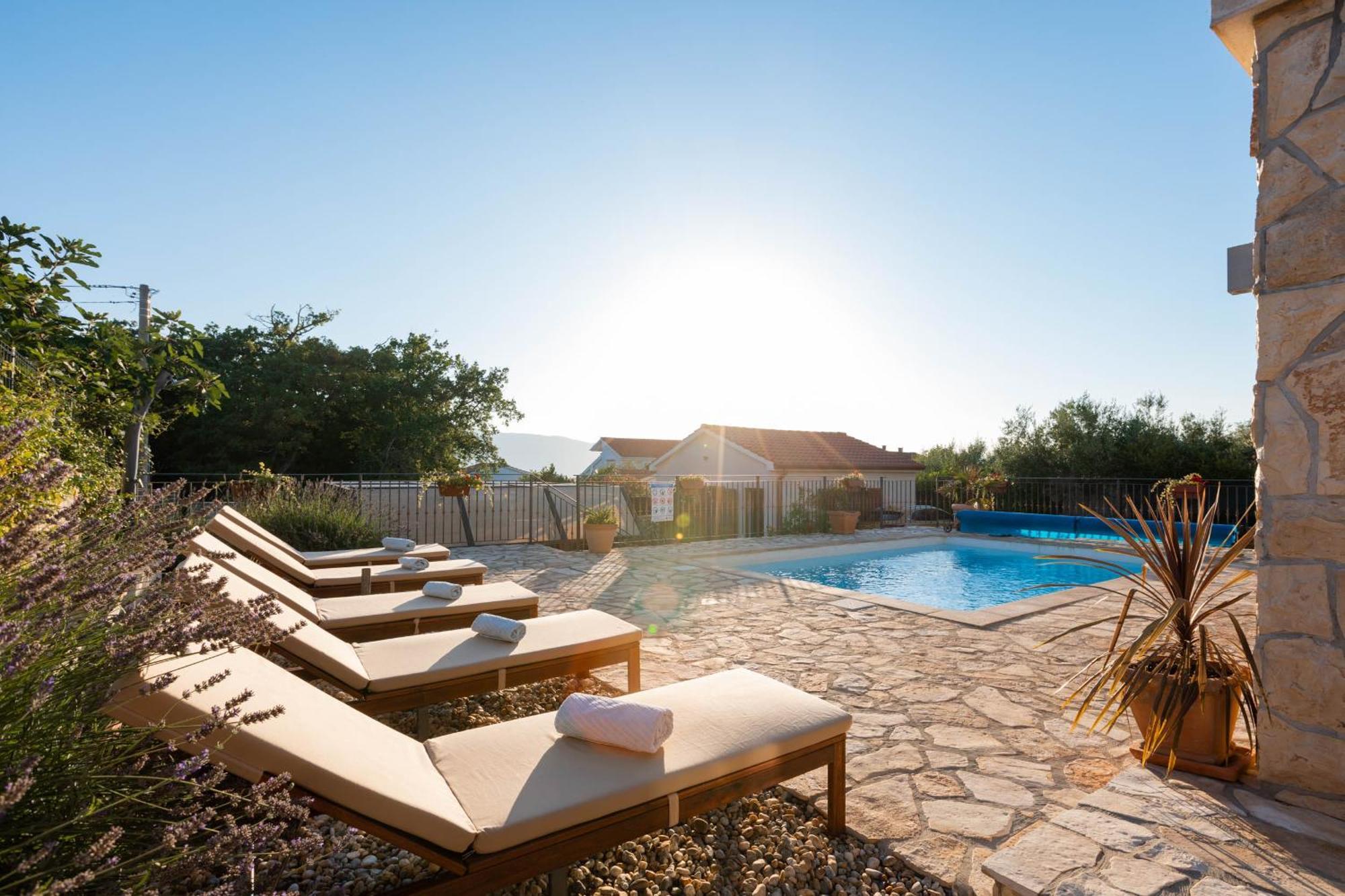 Villa Sara - Perfect Family Holiday Brzac Luaran gambar