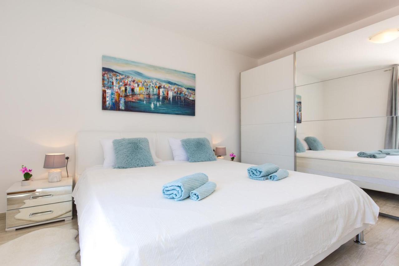 Villa Sara - Perfect Family Holiday Brzac Luaran gambar