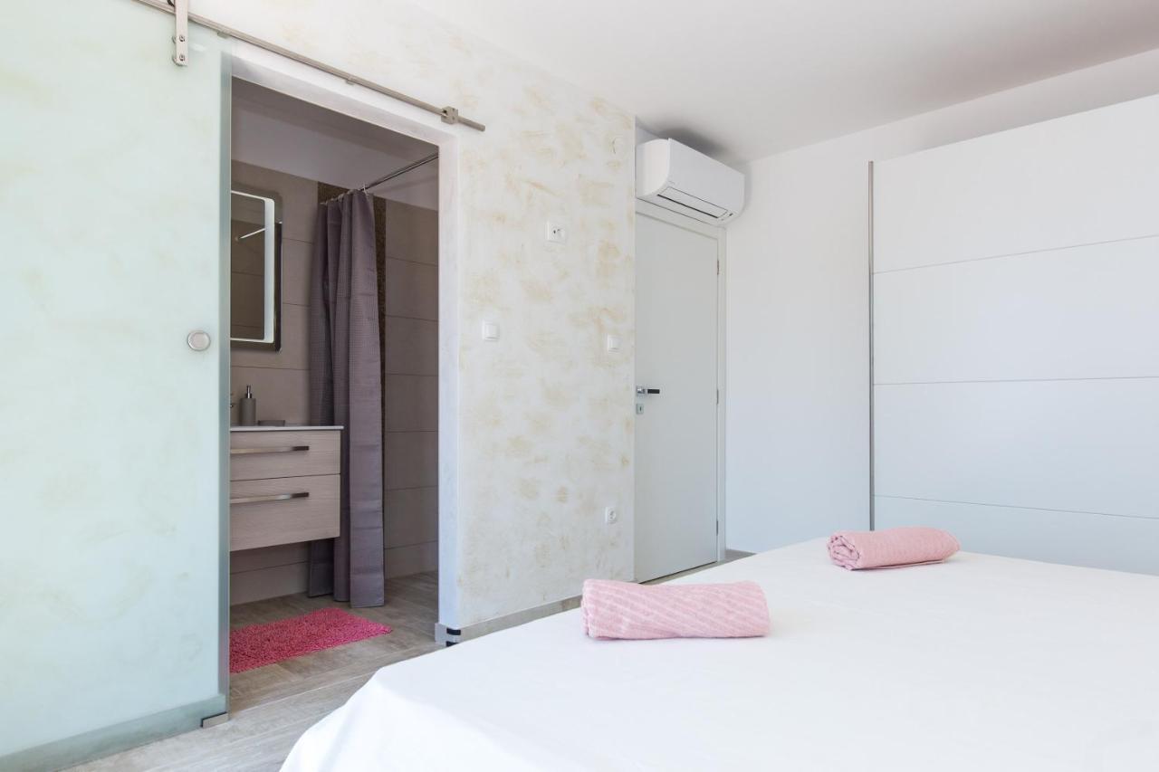 Villa Sara - Perfect Family Holiday Brzac Luaran gambar