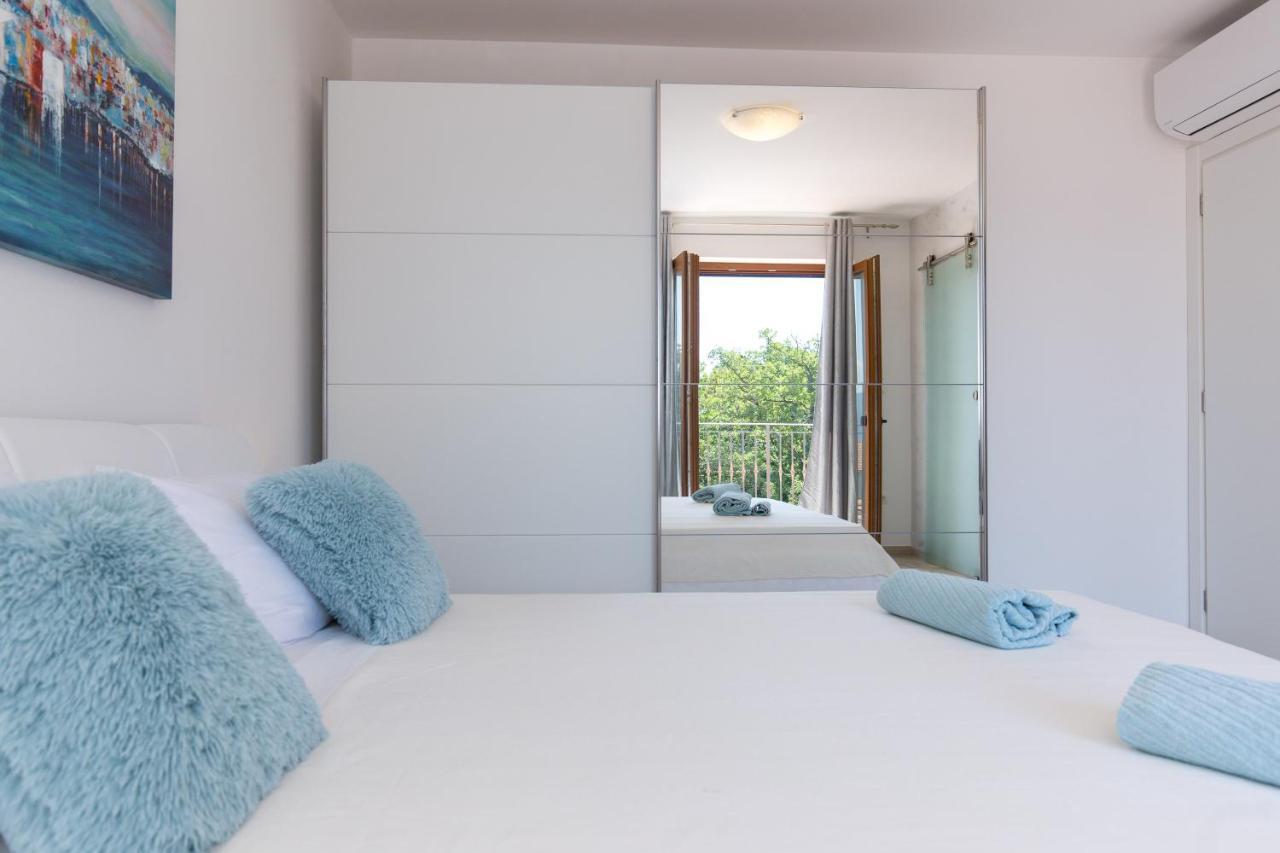 Villa Sara - Perfect Family Holiday Brzac Luaran gambar